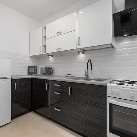 Aleja Solidarnosci 68 By Homeprime Apartamento Varsóvia